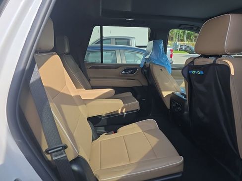 Used 2024 Chevrolet Tahoe Premier w/ Premium Package image 10