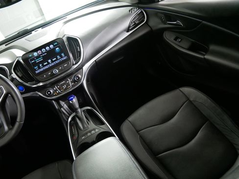 Used 2017 Chevrolet Volt Premier w/ Driver Confidence II Package FWD image 11