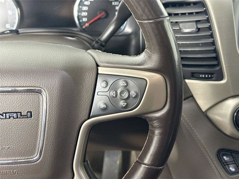 Used 2018 GMC Yukon Denali w/ Denali Ultimate Package image 19