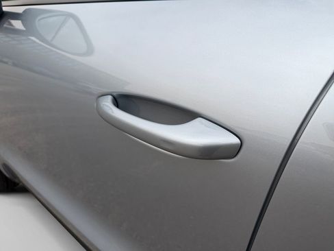 Used 2025 Porsche Macan image 16