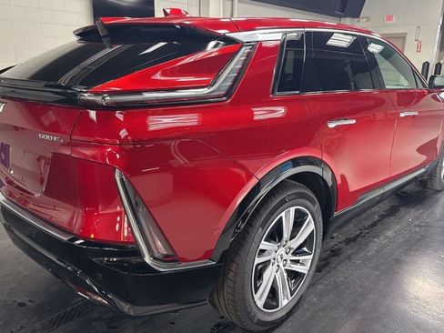Used 2024 Cadillac Lyriq Tech w/ Driver Assist Package AWD/4WD image 3