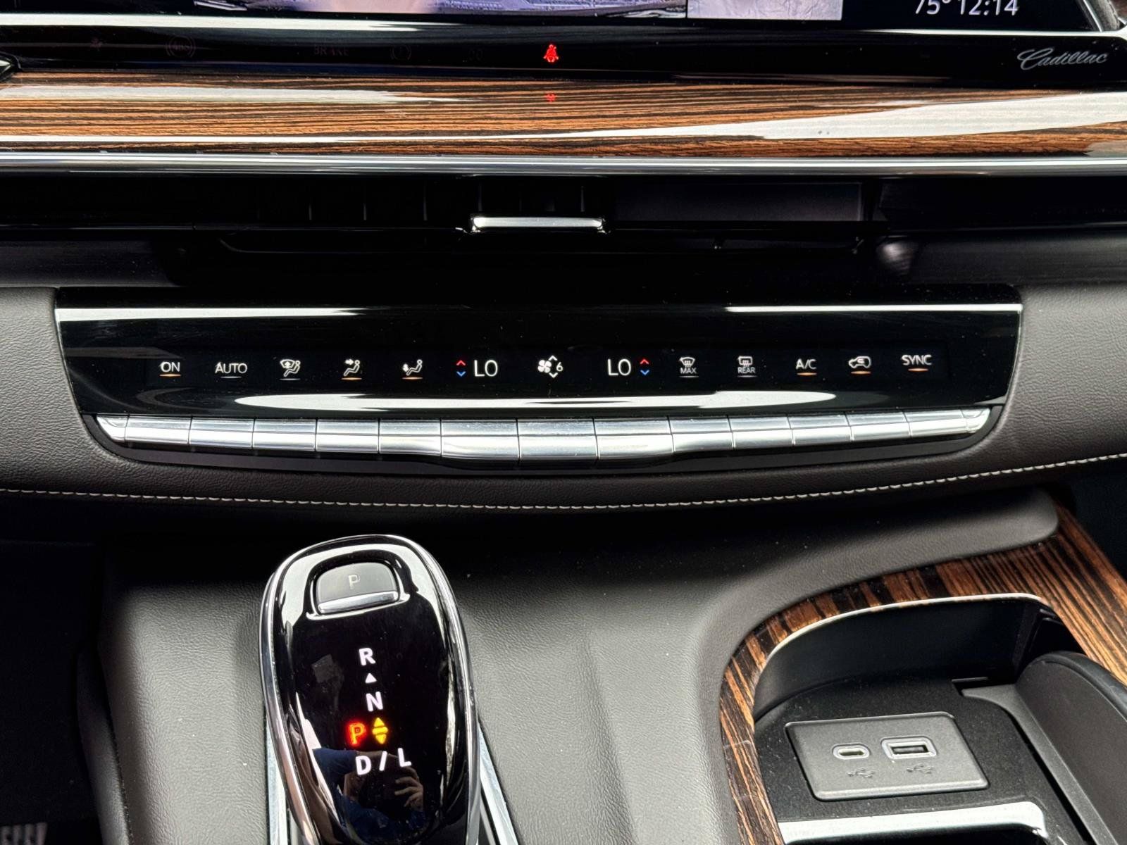 Used 2023 Cadillac Escalade Luxury RWD image 21