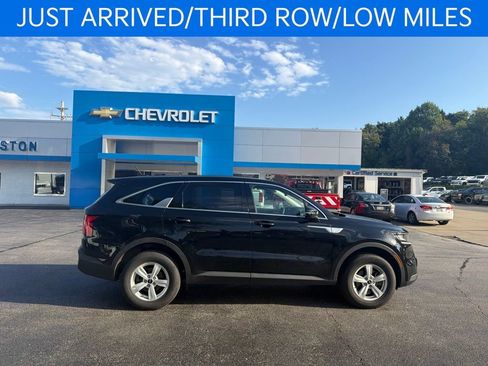Used 2023 Kia Sorento LX AWD/4WD image 2