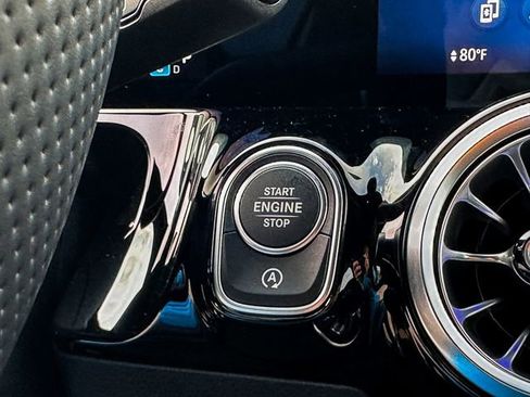 New 2025 Mercedes-Benz GLA 250 image 18