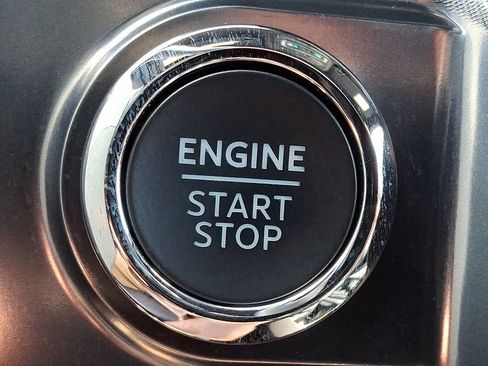 Used 2025 Ford F150 Lariat AWD/4WD image 26