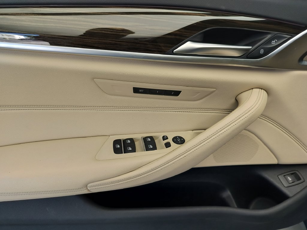 Certified 2021 BMW 540i w/ Convenience Package RWD image 7