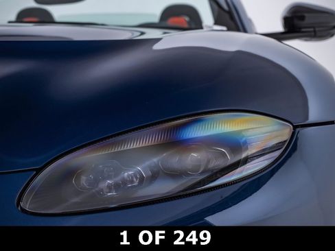 Used 2023 Aston Martin V12 Vantage Roadster image 6