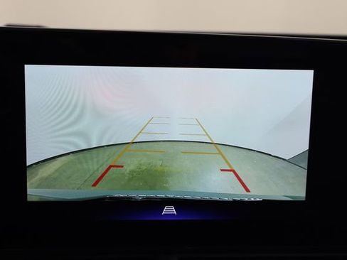 Used 2025 Chevrolet Trax LT w/ LT Convenience Package image 33