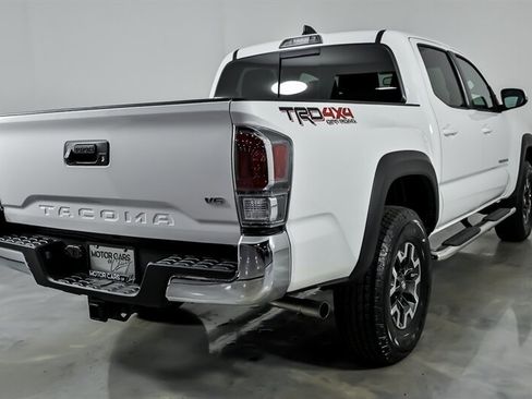Used 2021 Toyota Tacoma TRD Off-Road AWD/4WD image 12
