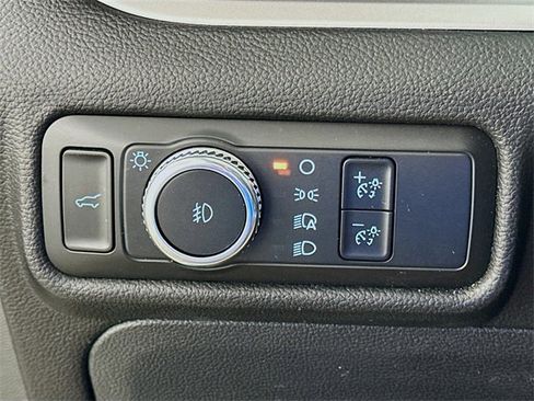 Used 2022 Ford Explorer XLT w/ Equipment Group 202A image 21