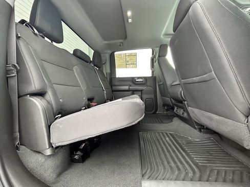 Used 2025 Chevrolet Silverado 2500 Custom w/ Custom Value Package image 16