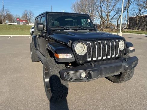 Used 2019 Jeep Wrangler Unlimited Sahara w/ Safety Group image 5