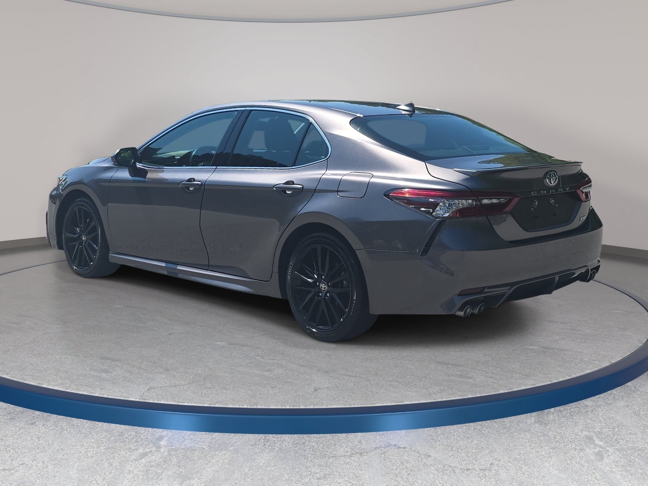 Used 2024 Toyota Camry XSE FWD image 7