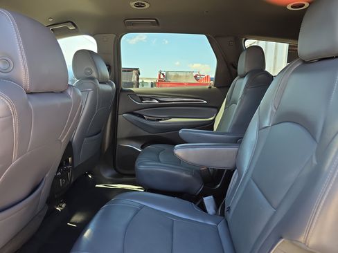 Used 2024 Buick Enclave Essence FWD image 12