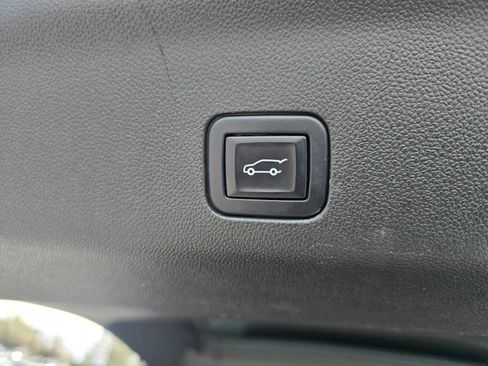 Used 2021 Cadillac Escalade Sport w/ Driver Assist Tech Package image 19