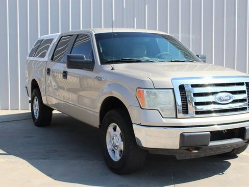 Used 2010 Ford F150 XLT image 4