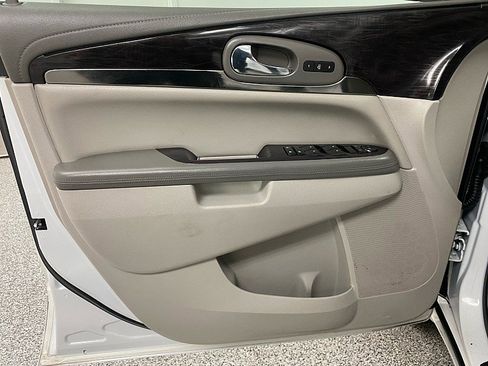 Used 2017 Buick Enclave Leather image 10