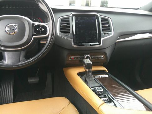 Used 2019 Volvo XC90 T6 Momentum image 26