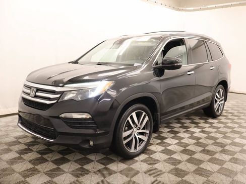 Used 2017 Honda Pilot Touring image 1