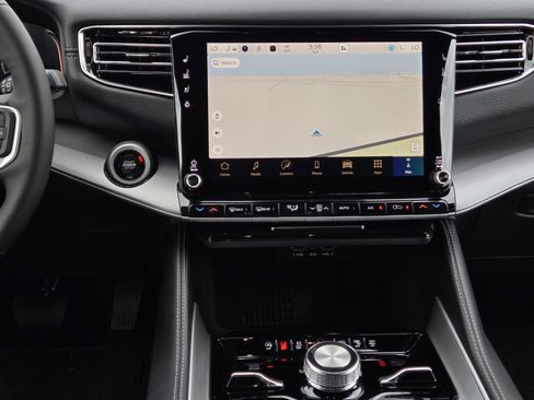 New 2026 Jeep Grand Wagoneer L Limited AWD/4WD image 25