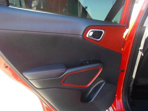 Used 2023 Kia Soul GT-Line image 31