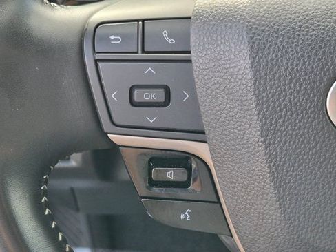 Used 2025 Toyota Camry SE FWD image 21