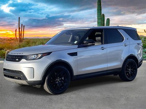 Used 2018 Land Rover Discovery SE image 7