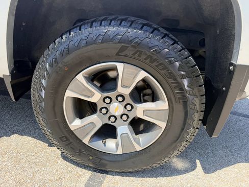 Used 2015 Chevrolet Colorado Z71 AWD/4WD image 4
