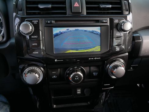 Used 2018 Toyota 4Runner TRD Off-Road Premium AWD/4WD image 30