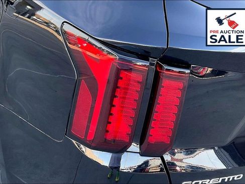 Used 2023 Kia Sorento LX AWD/4WD image 30