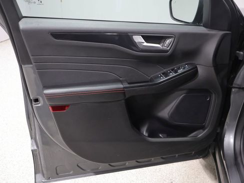 Used 2025 Ford Escape ST-Line Select AWD/4WD image 12