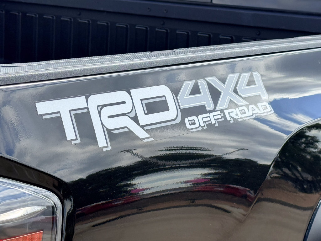 Used 2023 Toyota Tacoma TRD Off-Road w/ TRD Premium Off Road Package AWD/4WD image 10