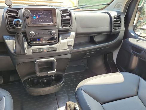 Used 2025 RAM ProMaster 2500 w/ Convenience Group FWD image 12