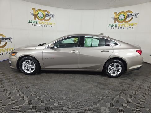 Used 2024 Chevrolet Malibu LT FWD image 4