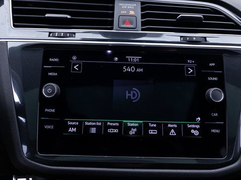 Used 2022 Volkswagen Tiguan SE R-Line FWD image 23