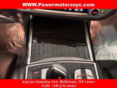 Used 2020 BMW 740i w/ M Sport Package image 33