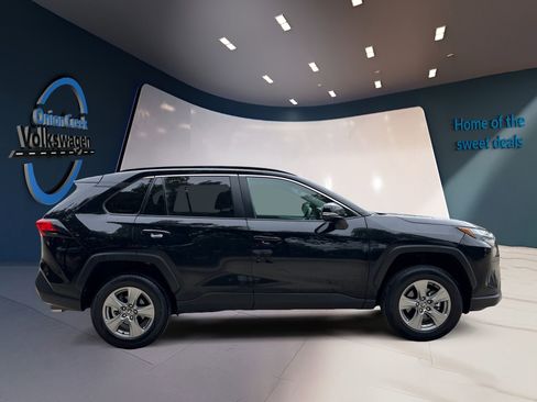 Used 2025 Toyota RAV4 XLE image 4