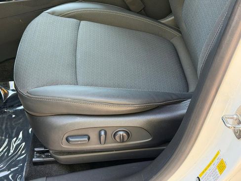 Used 2023 Buick Encore GX Preferred w/ Cold Weather Comfort Package FWD image 21
