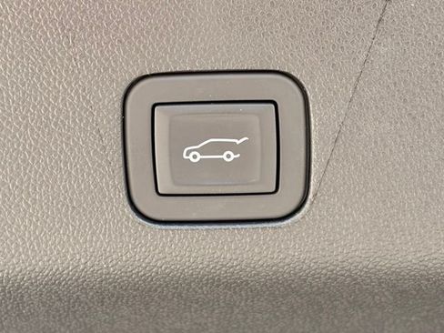 Used 2026 Chevrolet Suburban Premier w/ Sun And Tow Package AWD/4WD image 12