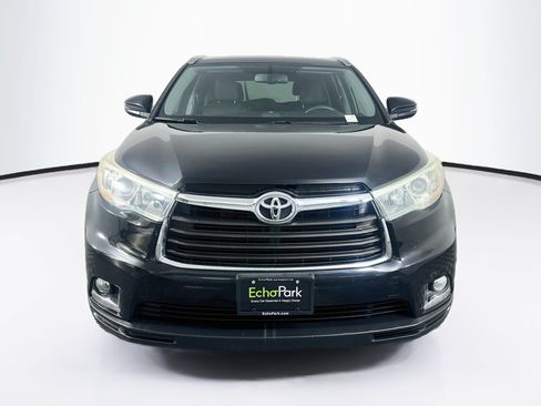 Used 2016 Toyota Highlander Limited FWD image 2