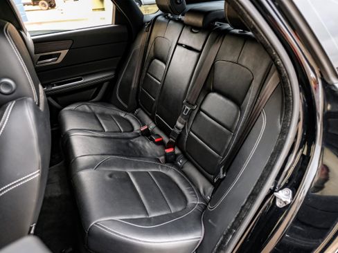 Used 2017 Jaguar XF S image 37