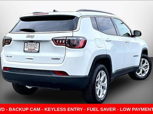 Used 2024 Jeep Compass Latitude AWD/4WD image 6