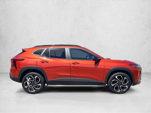 Certified 2024 Chevrolet Trax RS w/ Sunroof Package FWD image 4