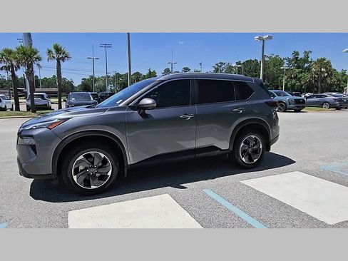 Used 2024 Nissan Rogue SV w/ SV Premium Package FWD image 24