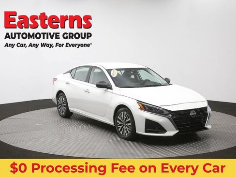 Used 2025 Nissan Altima 2.5 SV FWD image 49