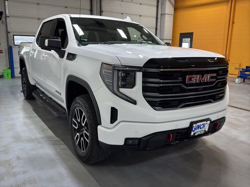 Used 2025 GMC Sierra 1500 AT4 w/ AT4 Premium Package image 7