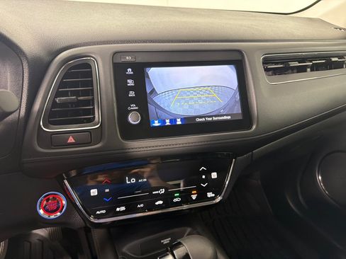 Used 2021 Honda HR-V EX-L image 16