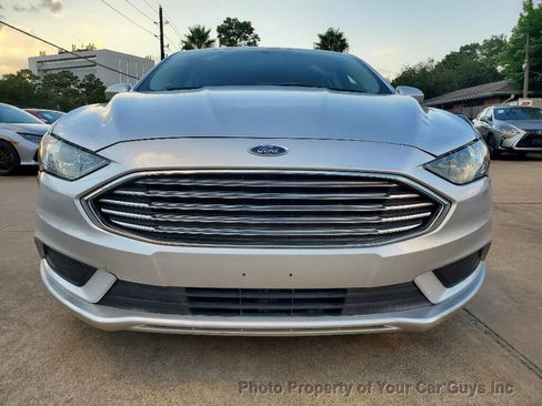 Used 2017 Ford Fusion SE image 5