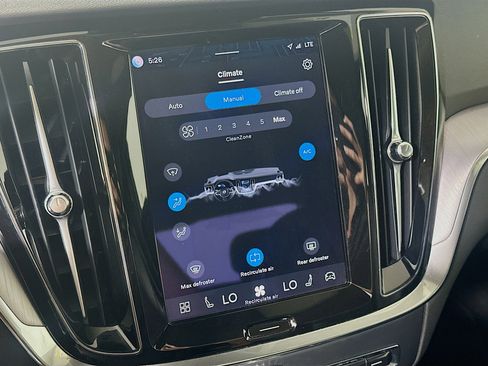 Used 2024 Volvo S60 B5 Core image 24