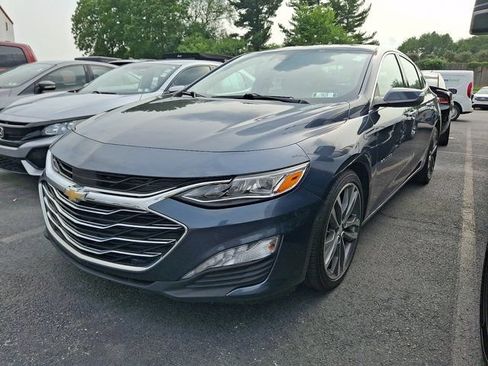 Used 2019 Chevrolet Malibu Premier w/ Sun and Wheel Package FWD image 3
